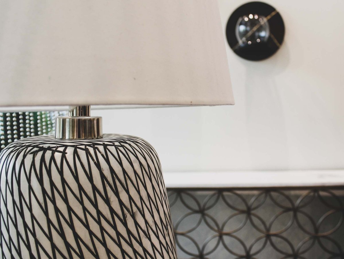 23-Inch Beige and Black Swirl Ceramic Table Lamp